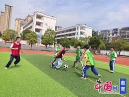 曼联追逐M费的原因解析：中场全能与射门能力的权衡